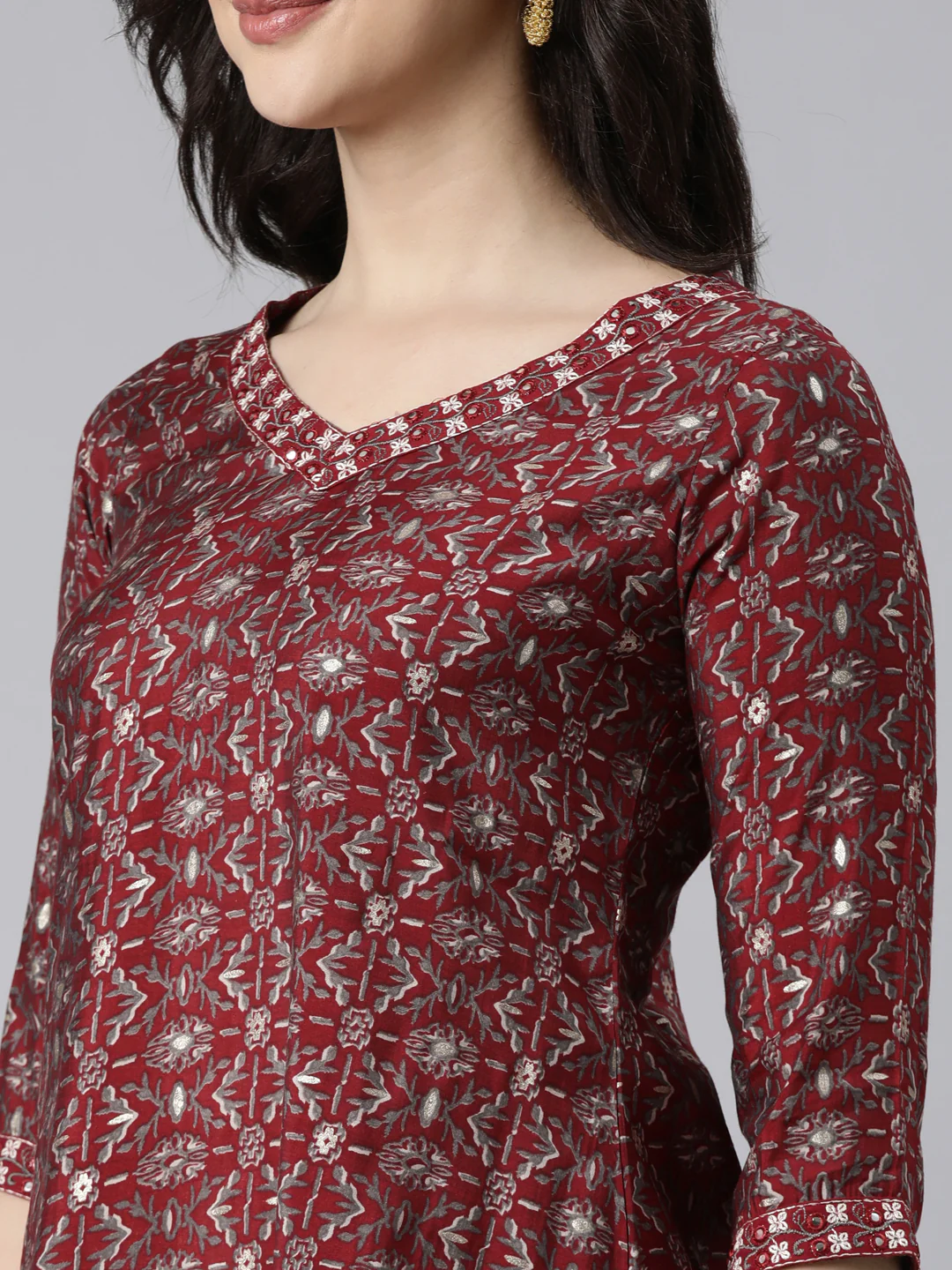Neerus Maroon Regular Straight Floral Kurta And Trousers With Dupatta - Image 4