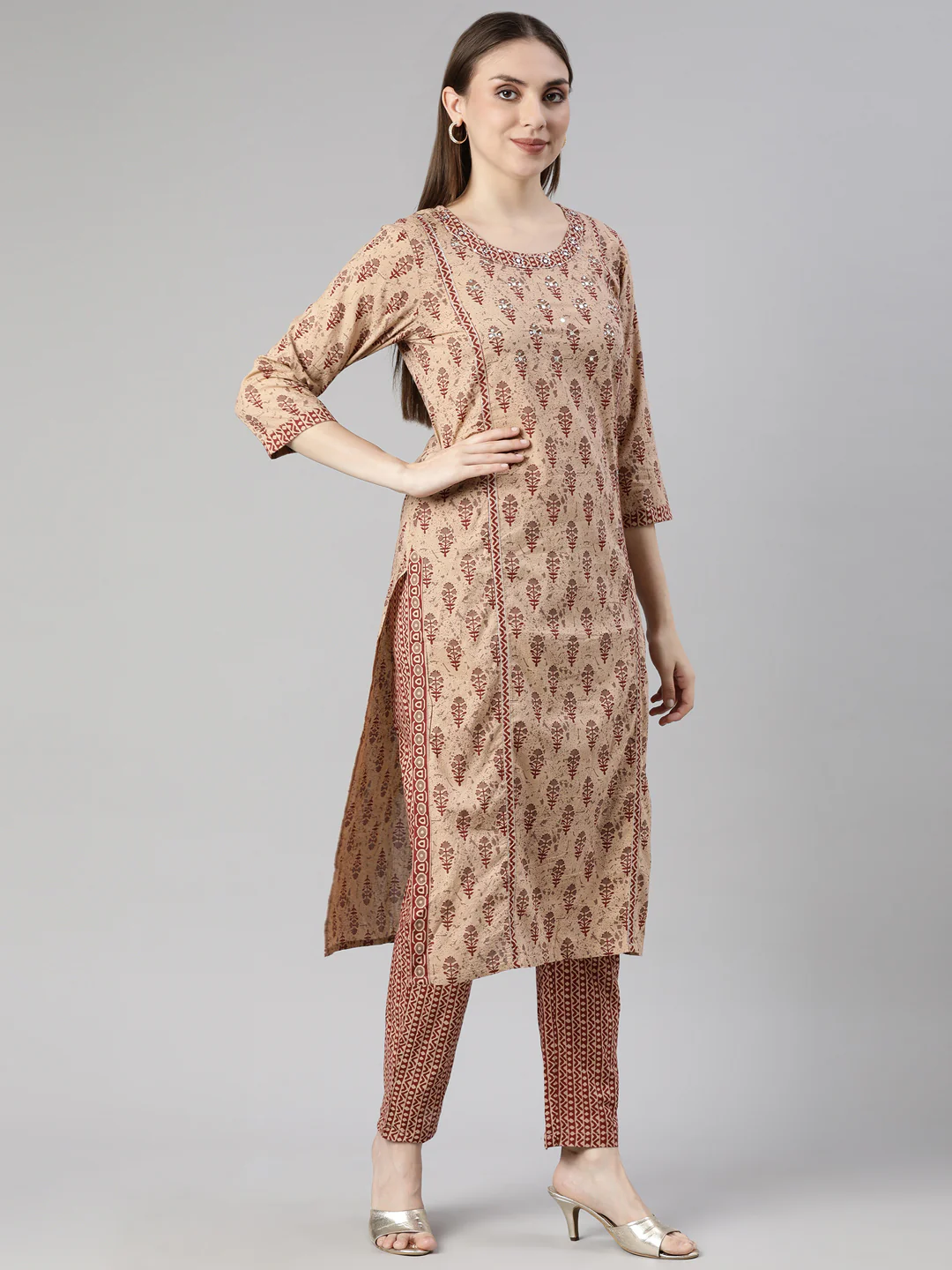 Neerus Maroon Regular Straight Floral Kurta And  Trousers With Dupatta - Image 2