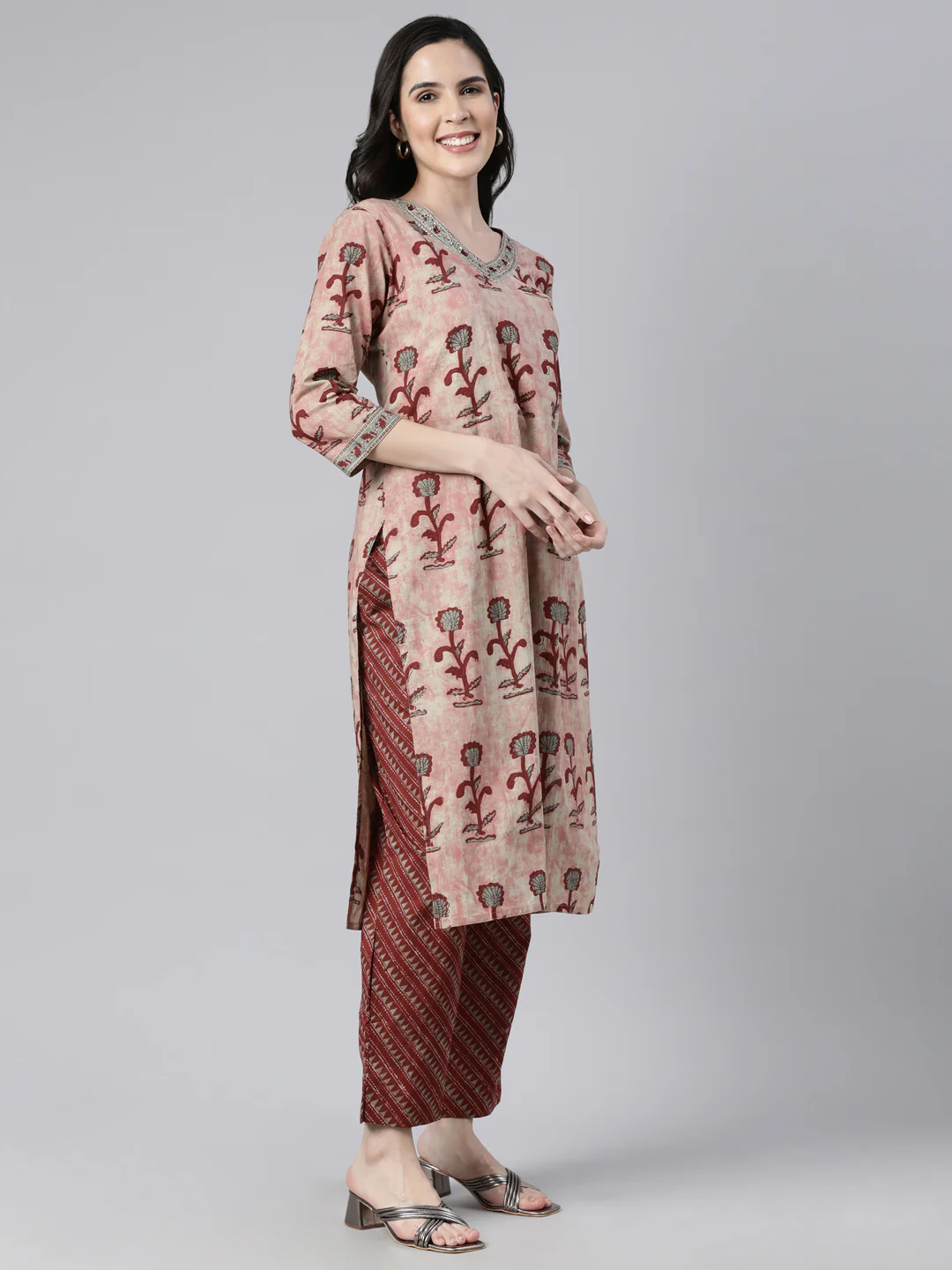 Neerus Maroon Regular Straight Floral Kurta And  Trousers With Dupatta - Image 2