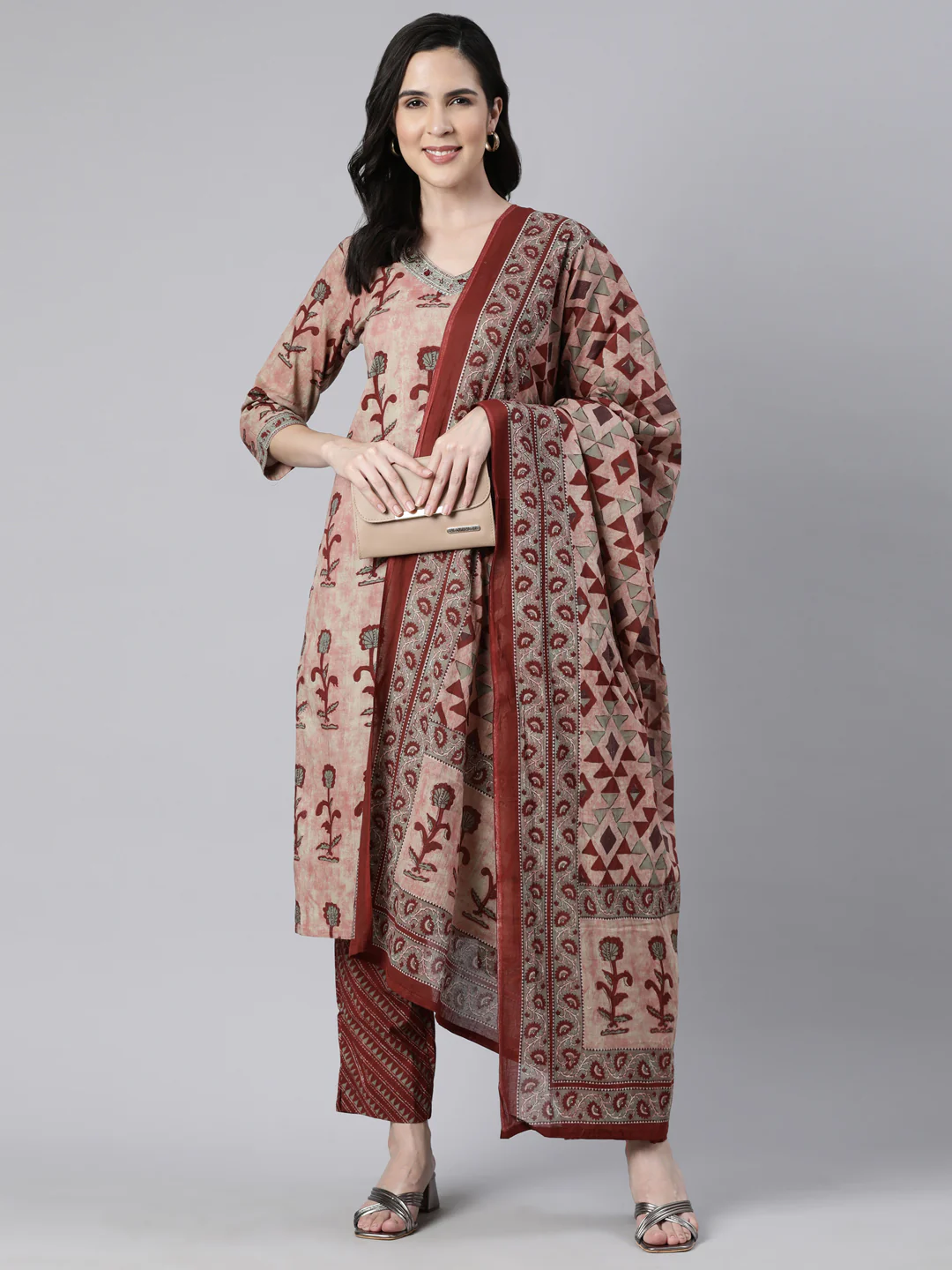 Neerus Maroon Regular Straight Floral Kurta And  Trousers With Dupatta - Image 5