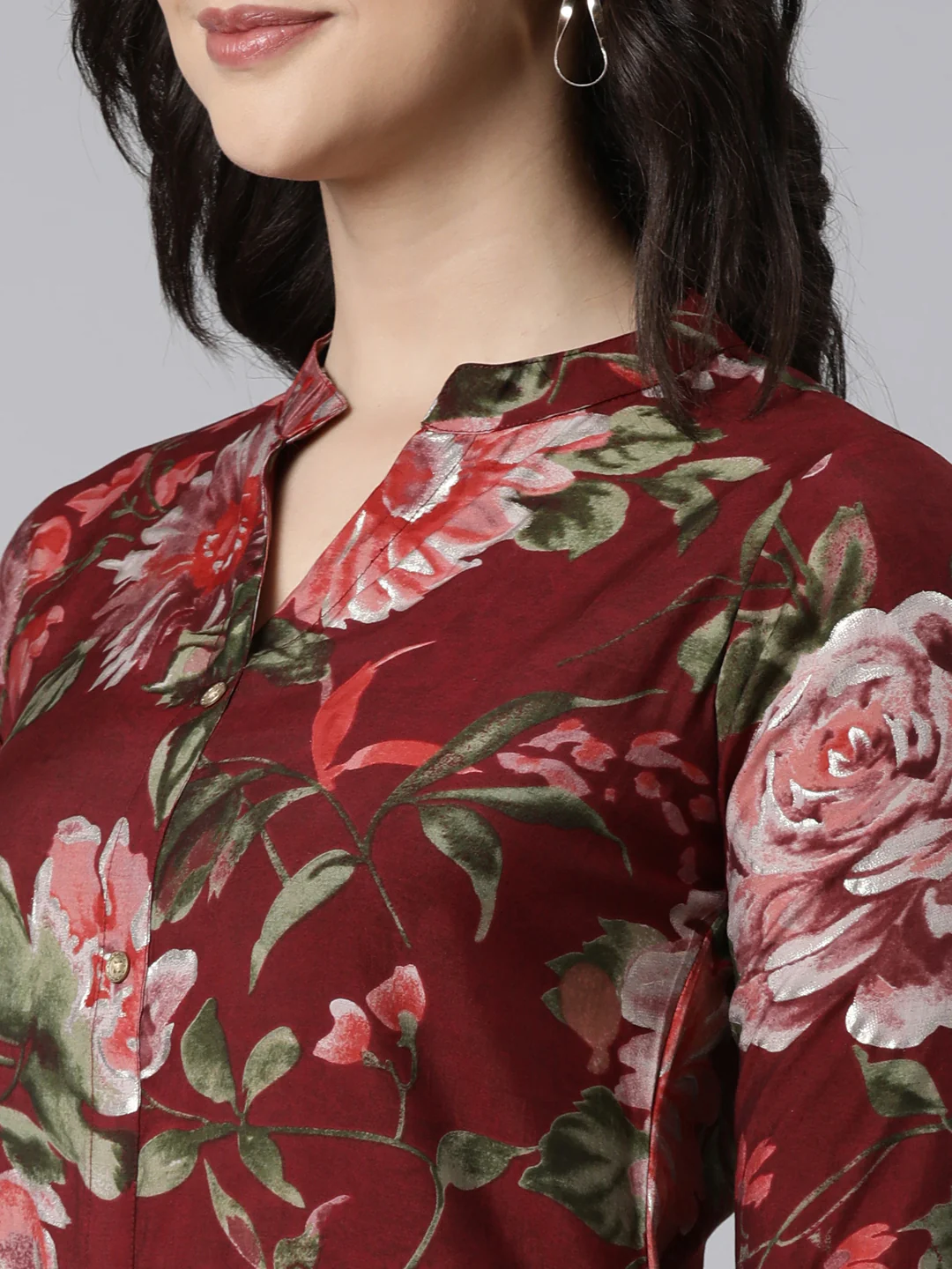 Neerus Maroon Regular Straight Floral Kurta - Image 4
