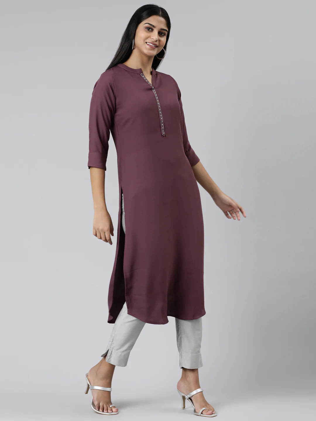 Neerus Maroon Straight Solid Viscose Rayon Kurta - Image 2