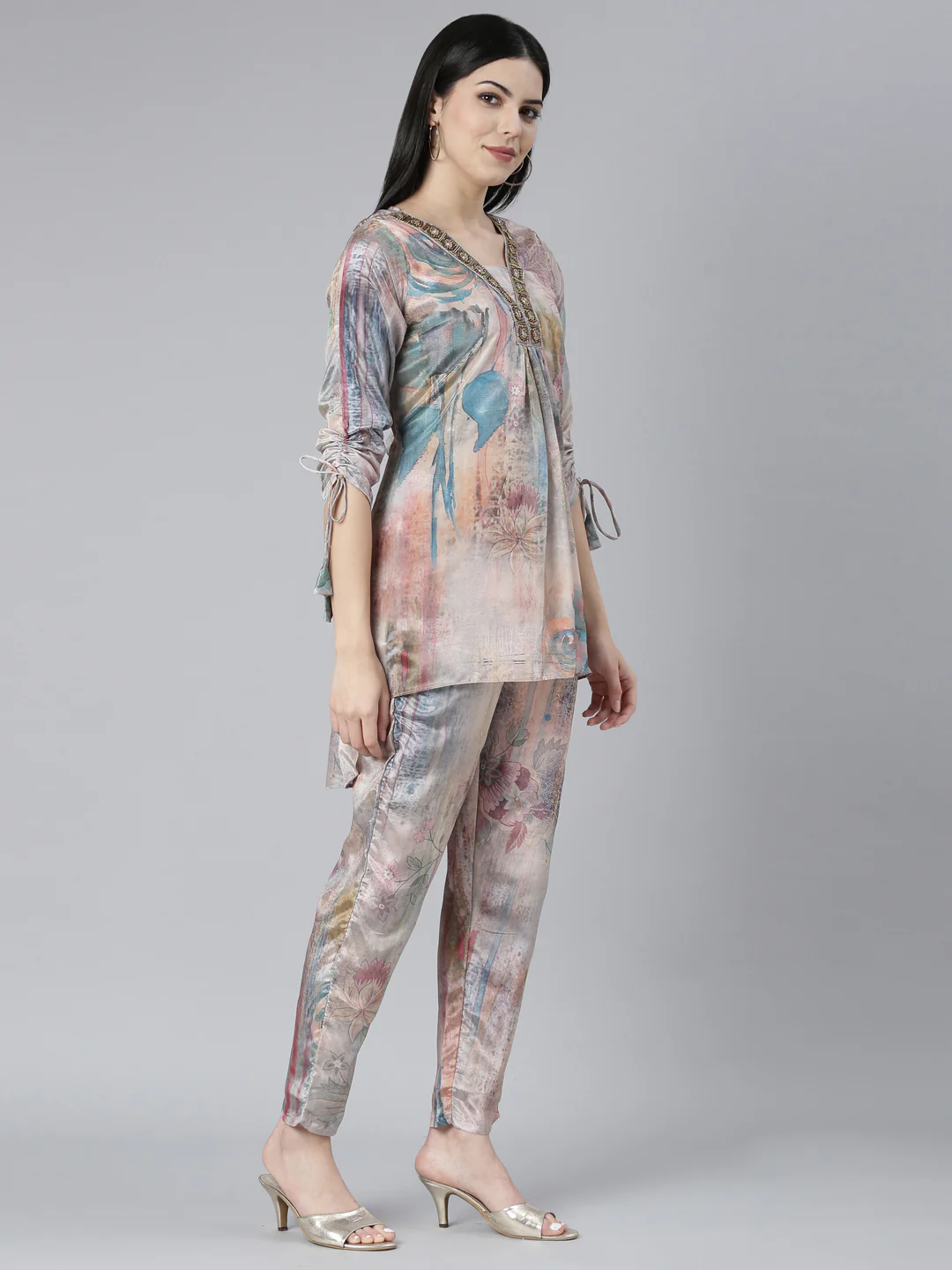 Neerus Multi Regular High-Low Floral Top And Trousers - Image 2