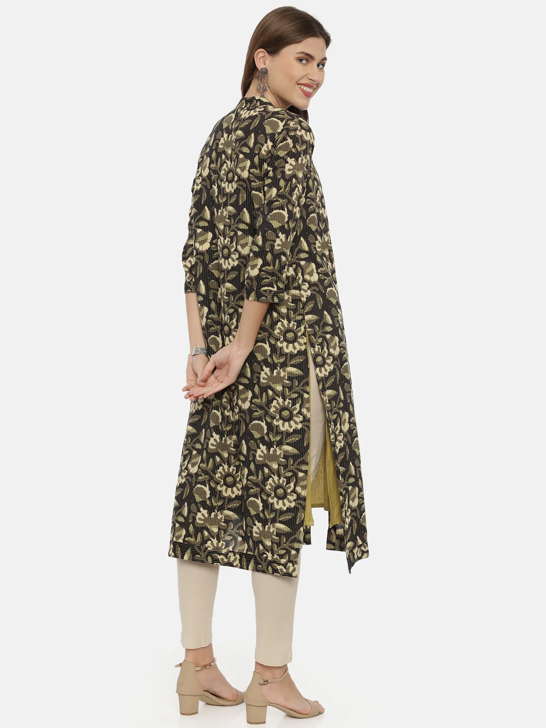Neerus Multicolor Printed Straight Kurta With Jacket - Image 5