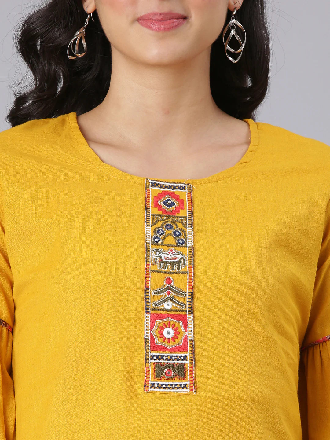 Neerus Mustard Solid Straight Kurta And Trousers - Image 2