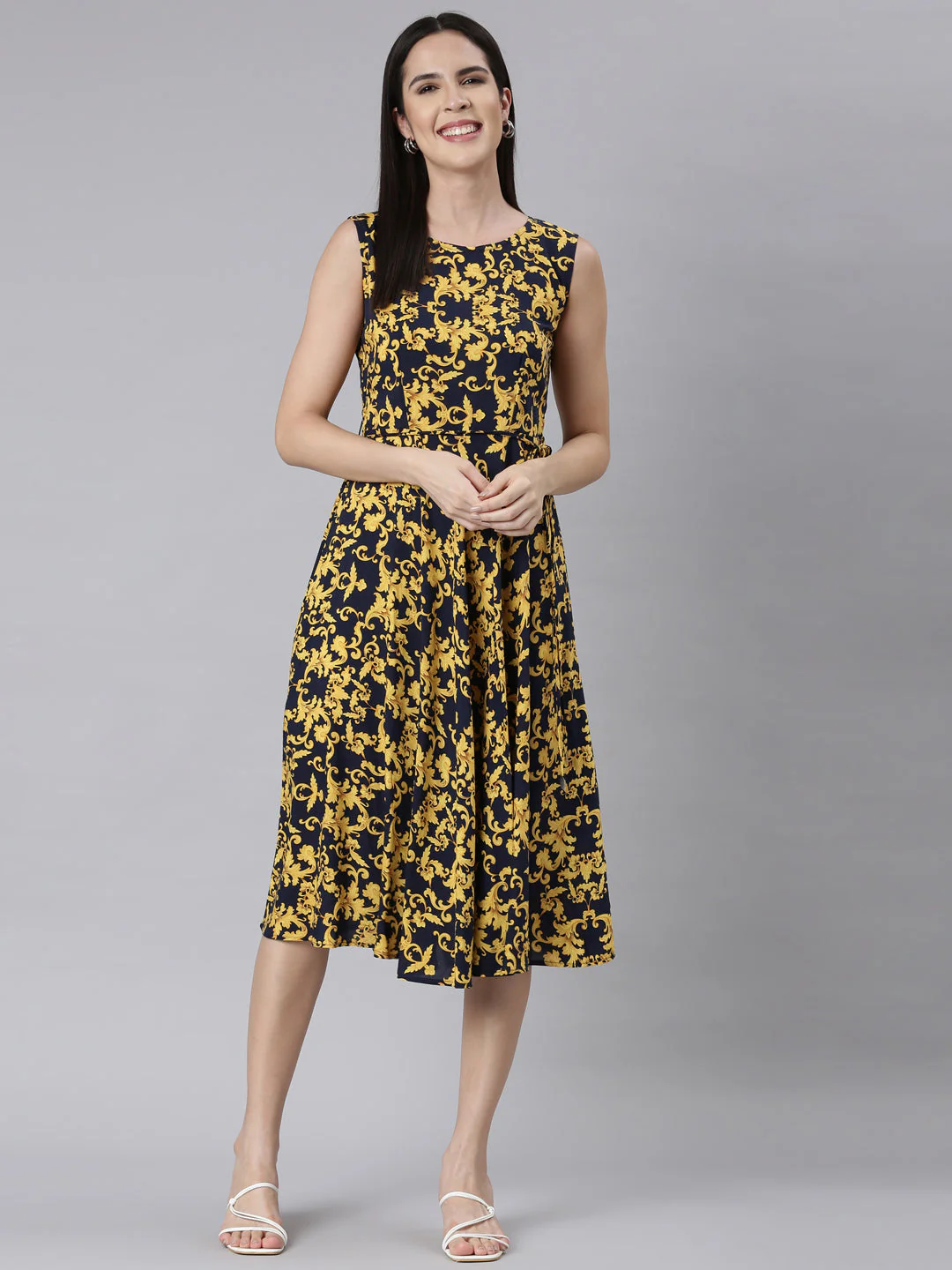 Neerus Navy Blue Panelled Anarkali Floral Kurta - Image 4