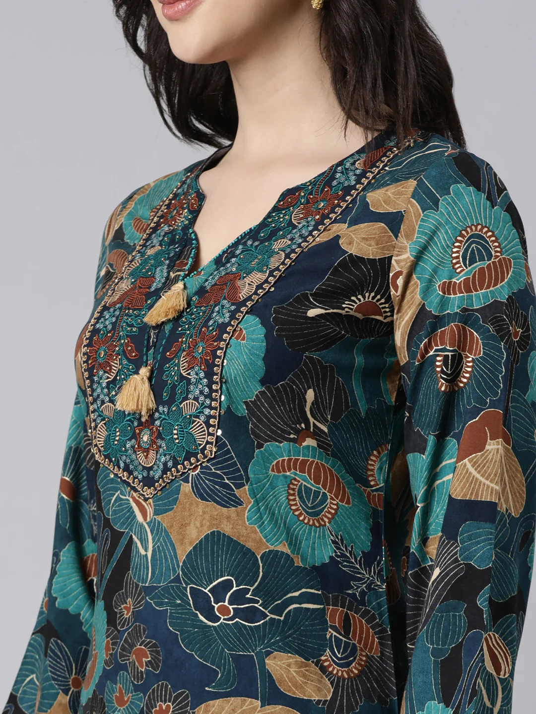 Neerus Navy Blue Regular Straight Floral Kurta And  Trousers With Dupatta - Image 4