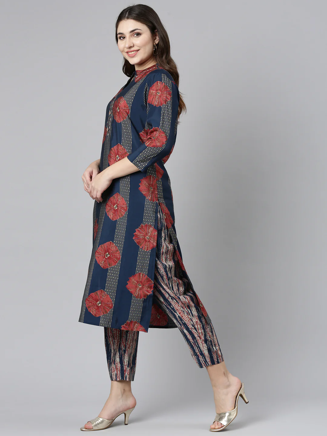 Neerus Navy Blue Regular Straight Printed Kurta And Trousers - Image 2