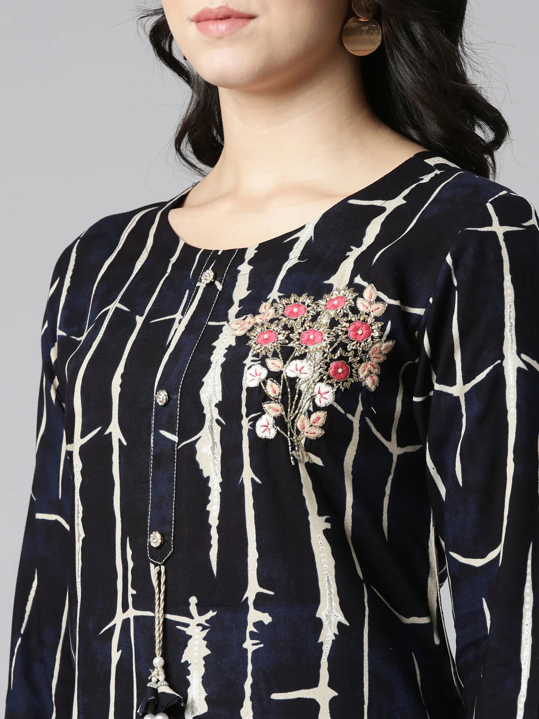 Neerus Navy Blue Regular Straight Printed Kurta - Image 4