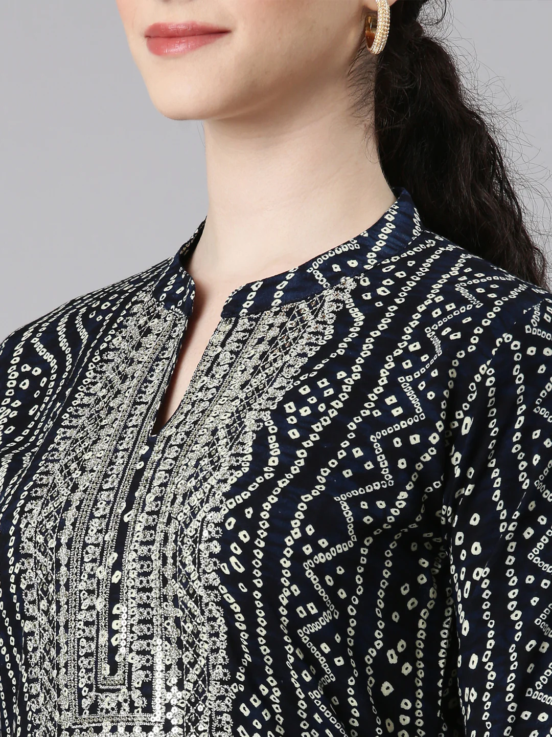Neerus Navy Blue Straight Casual Bandhani Panelled Kurta - Image 4