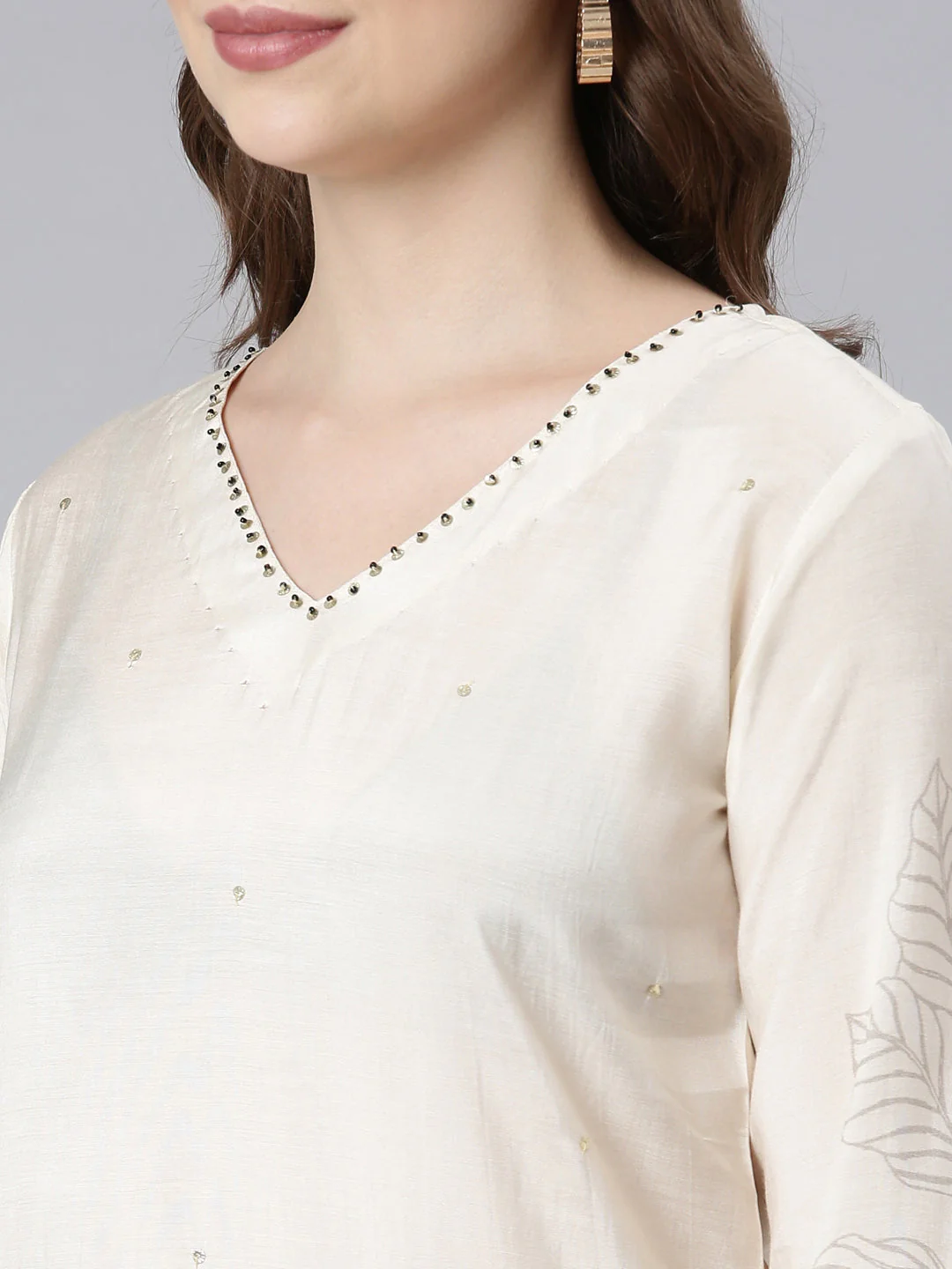 Neerus Off White Panelled Straight Floral Kurta And Trousers With Dupatta - Image 2