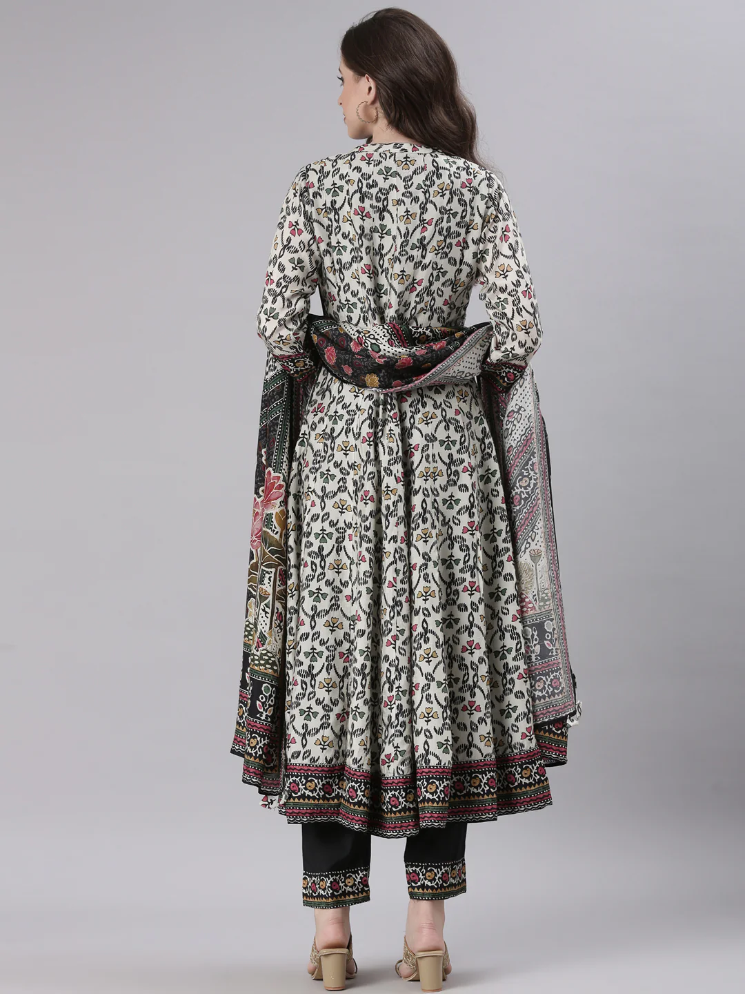 Neerus Off White Printed Straight Kurta and Trousers With Dupatta - Image 3