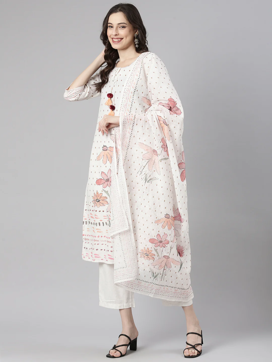 Neerus Off White Printed Straight Kurta and Trousers With Dupatta - Image 5