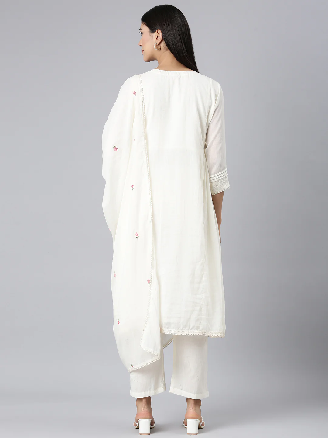 Neerus Off White Solid Curved Kurta and Trousers With Dupatta - Image 3