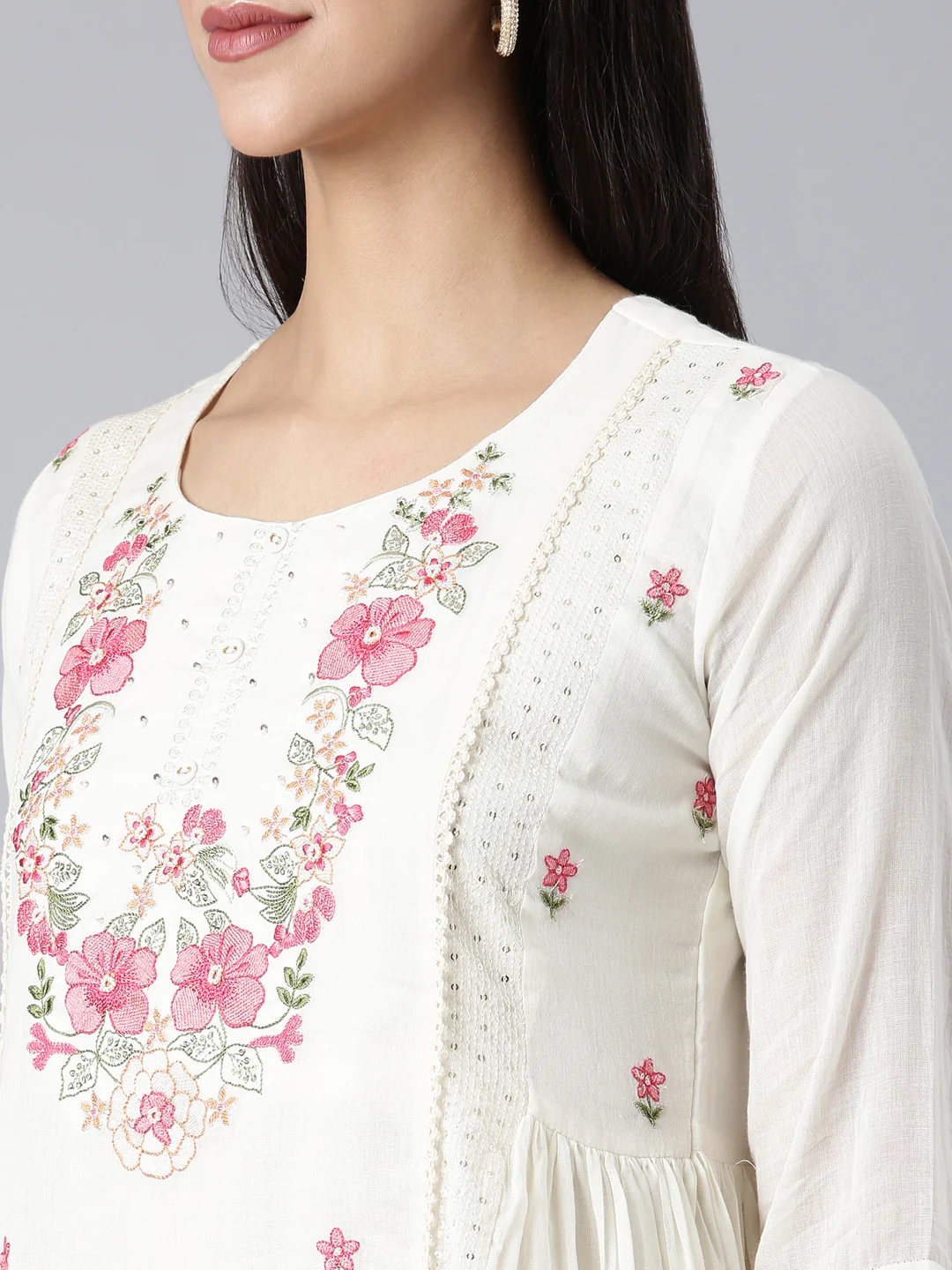 Neerus Off White Solid Curved Kurta and Trousers With Dupatta - Image 4