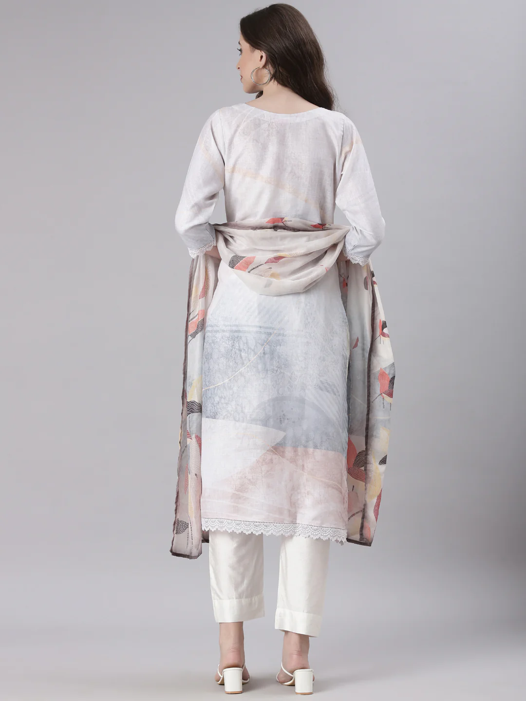 Neerus Off White Solid Straight Kurta and Trousers With Dupatta - Image 3