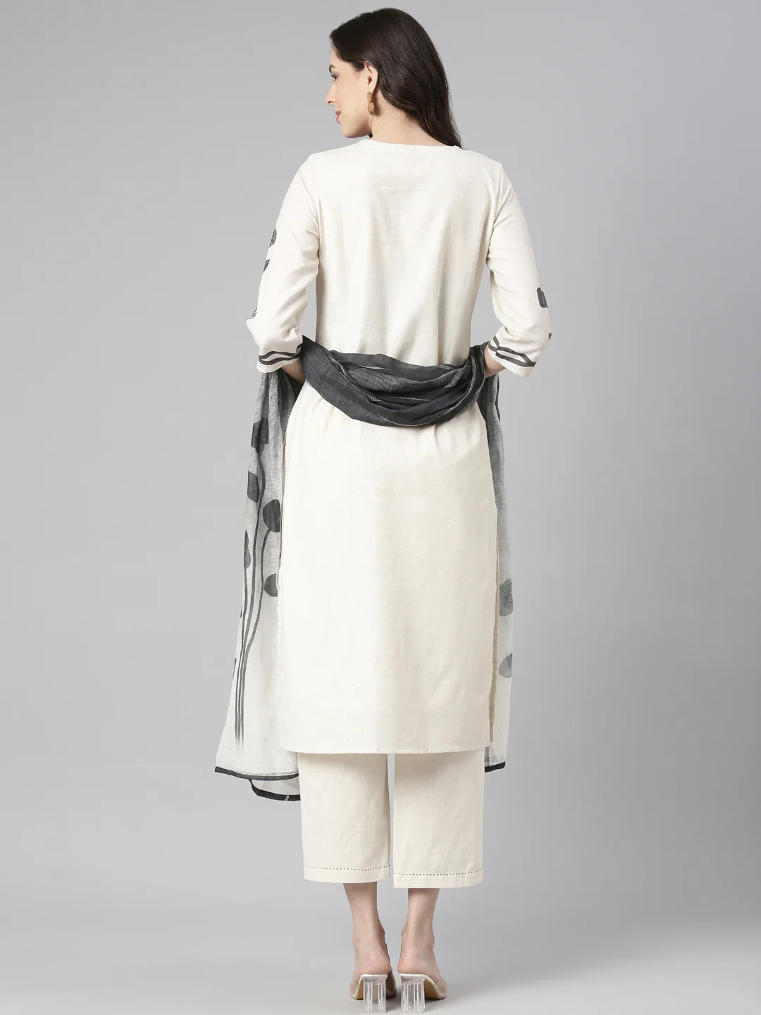 Neerus Off White Solid Straight Kurta and Trousers With Dupatta - Image 3