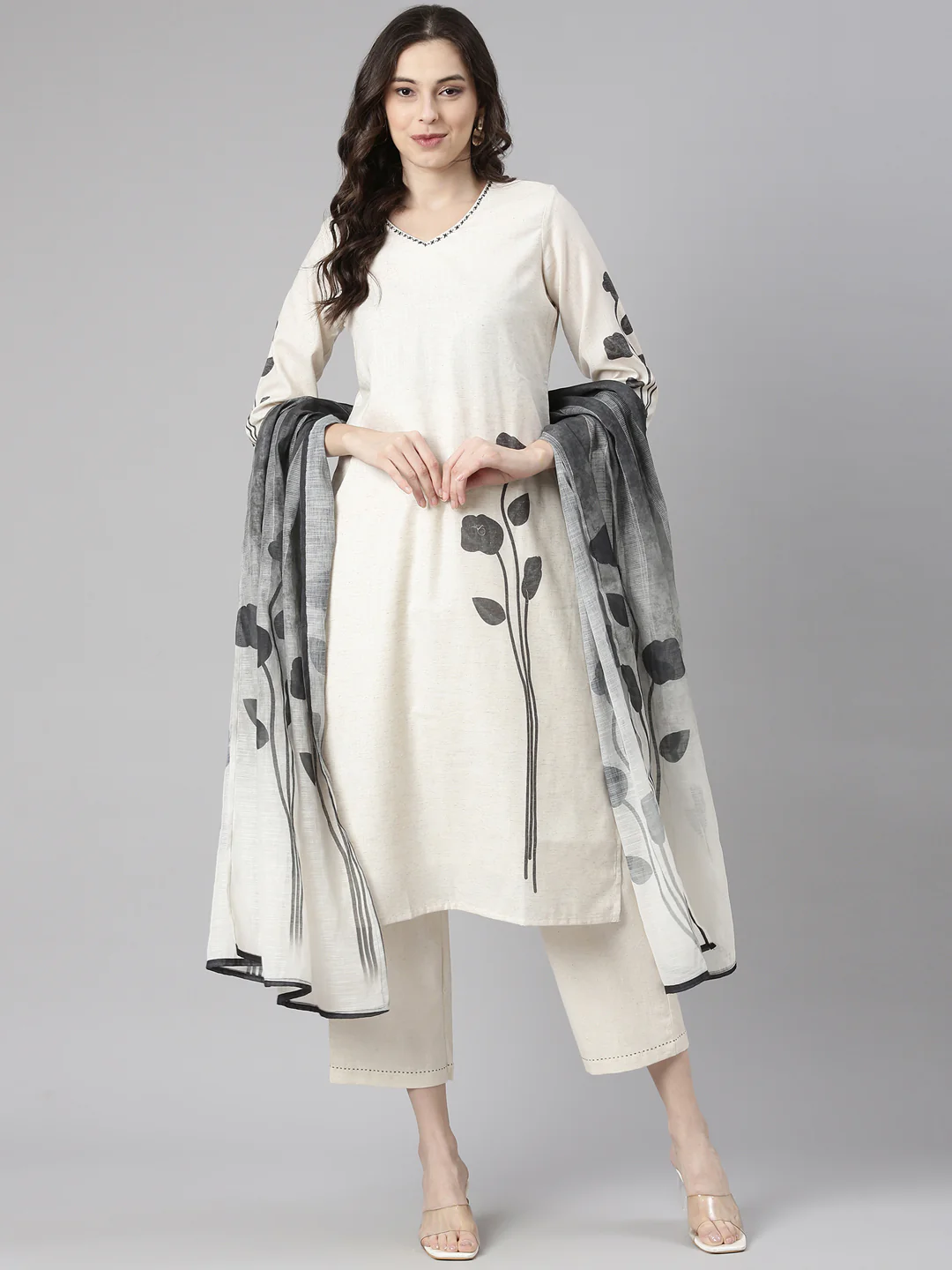 Neerus Off White Solid Straight Kurta and Trousers With Dupatta - Image 5