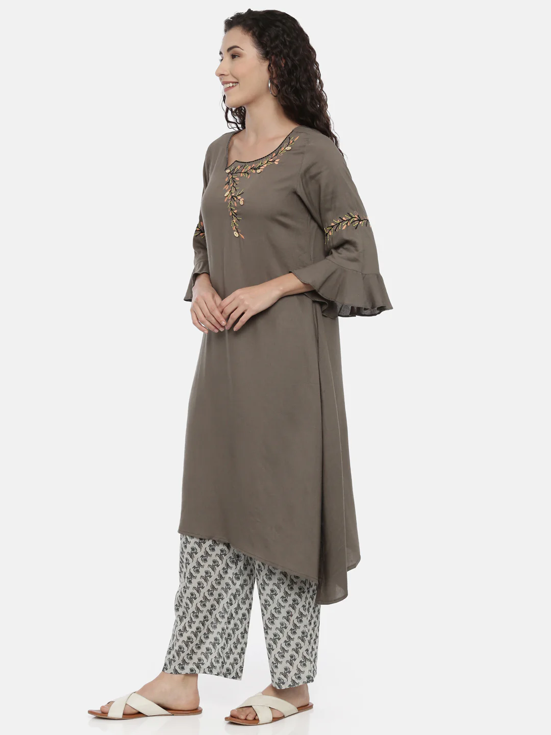 Neerus Olive Green Floral Embroidered Flared Sleeves Thread Work Kurta - Image 2