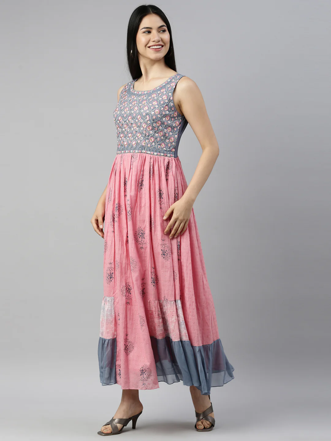 Neerus Onion Color Cotton Fabric Kurta - Image 3
