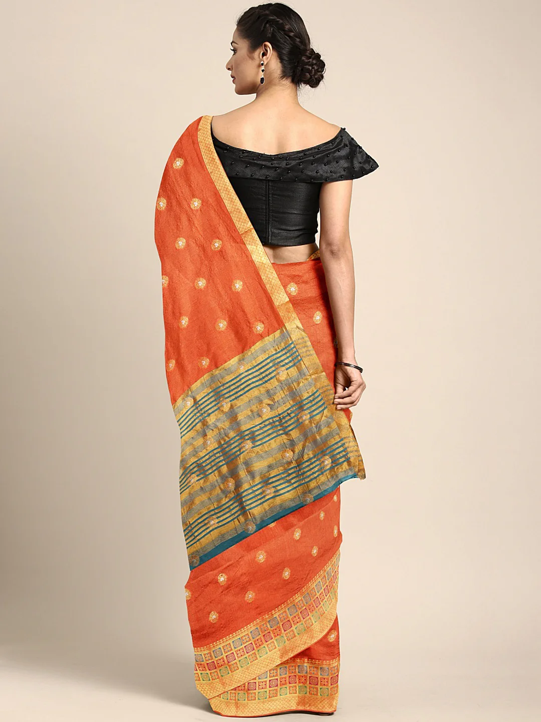 Neerus Orange Textured Saree With Blouse - Image 2