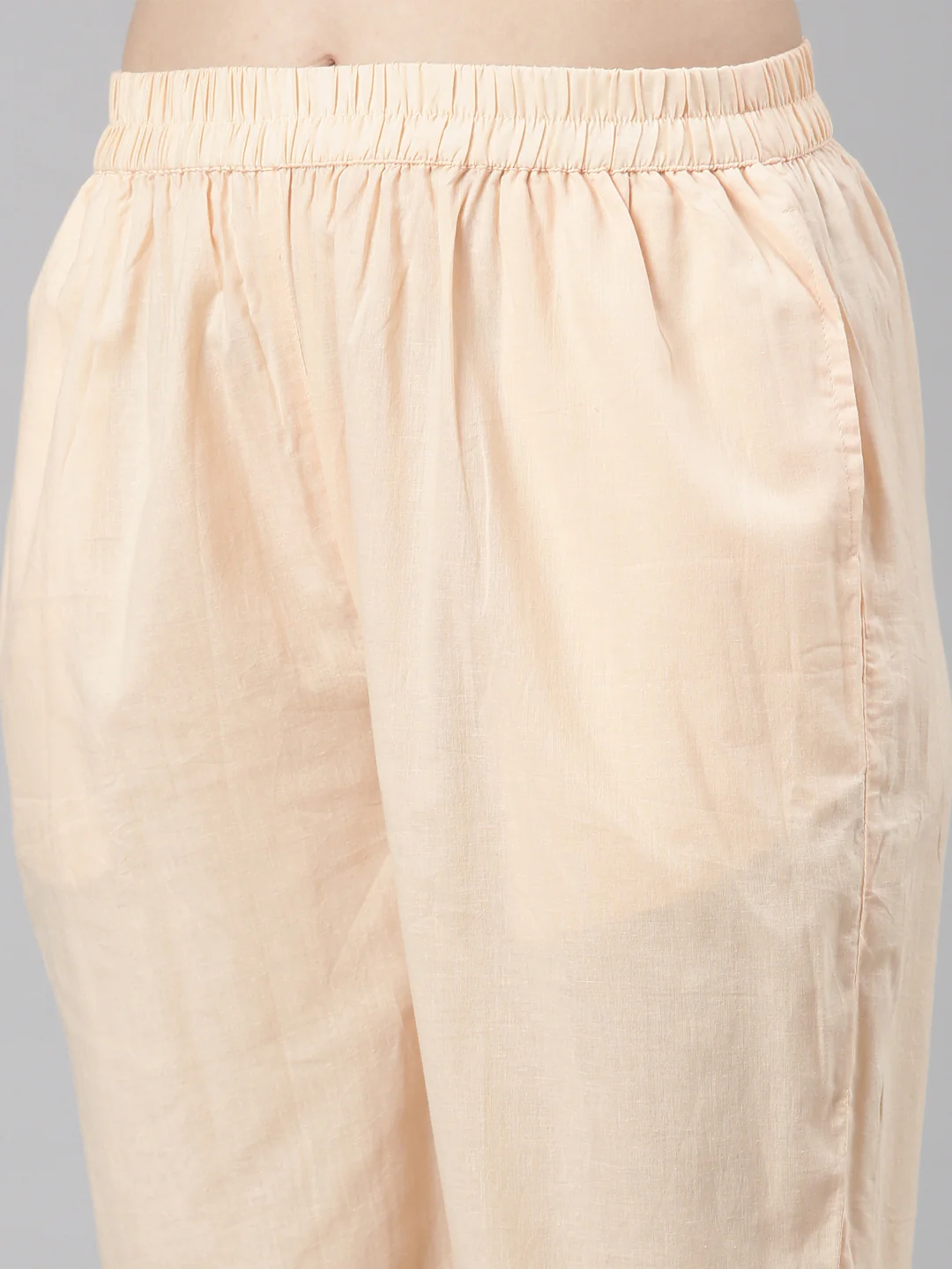 Neerus Peach Casual Floral Straight Kurta and Trousers With Dupatta - Image 7