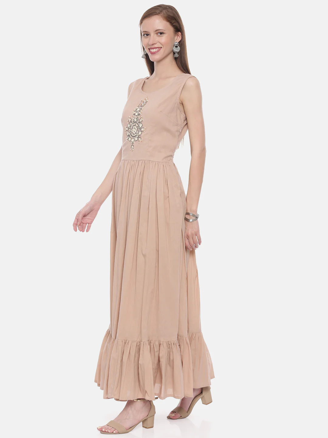 Neerus Peach Embellished A Line Kurta With Shrug - Image 3