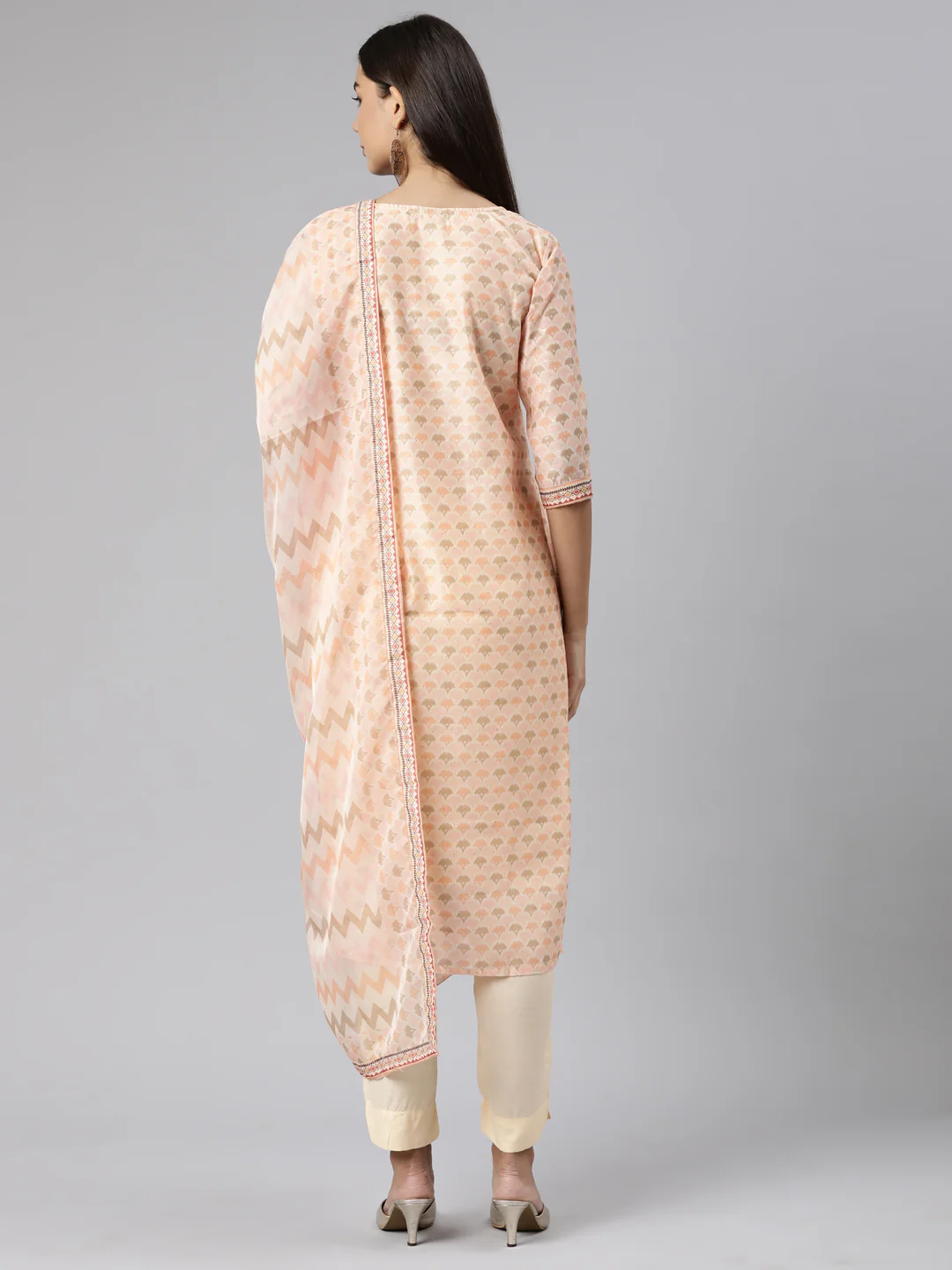 Neerus Peach Regular Straight Floral Kurta And Trousers With Dupatta - Image 3