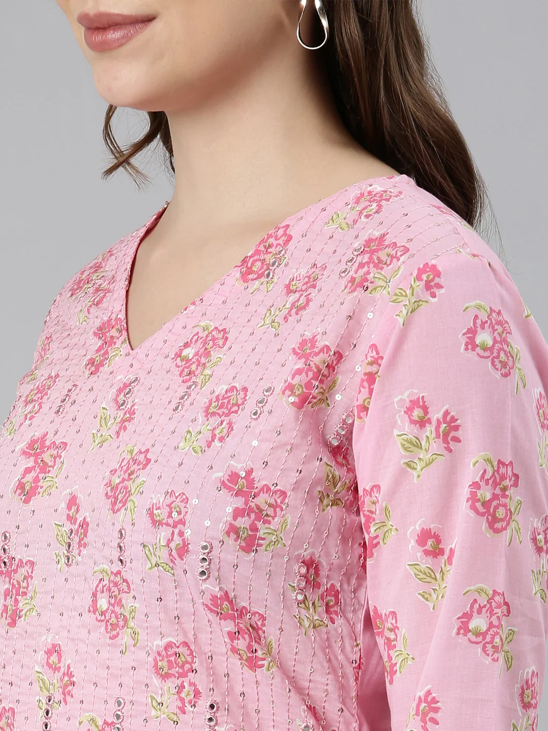 Neerus Pink Panelled Straight Floral Kurta - Image 5