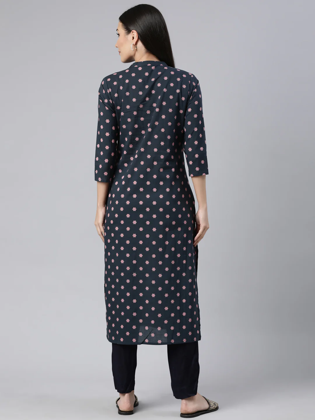 Neerus Pink Panelled Straight Floral Kurta - Image 3