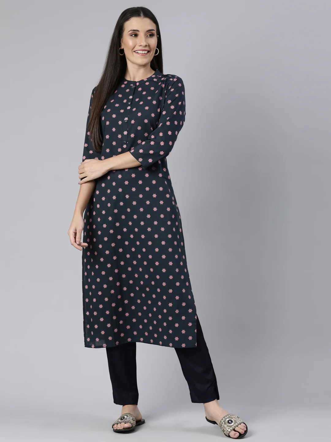 Neerus Pink Panelled Straight Floral Kurta - Image 4