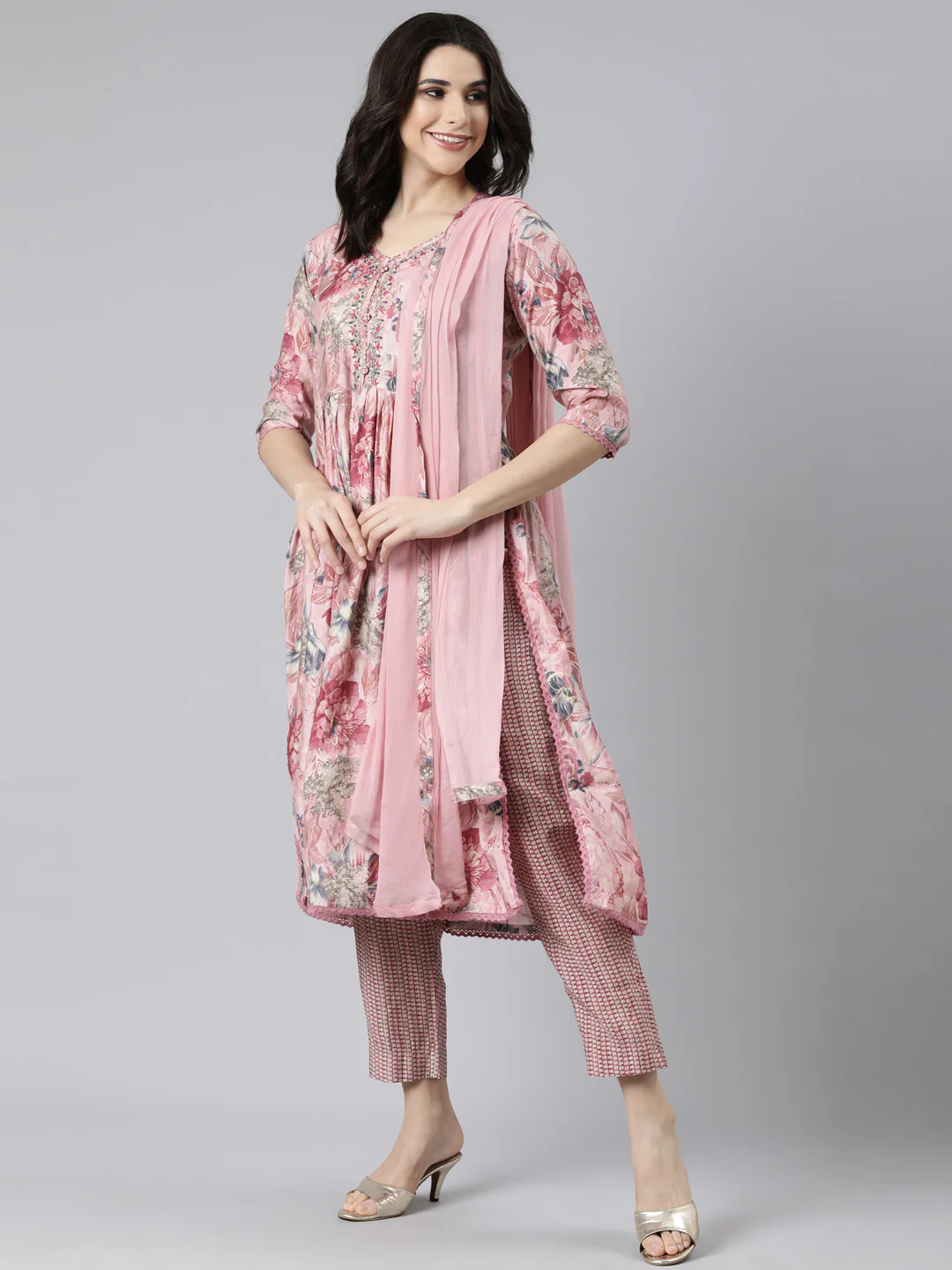 Neerus Pink Pleated Straight Floral Kurta And Trousers With Dupatta - Image 4