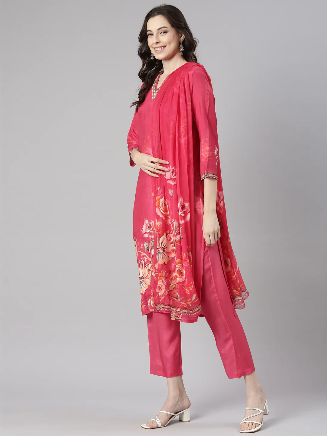 Neerus Pink Printed Straight Kurta and Trousers With Dupatta - Image 5