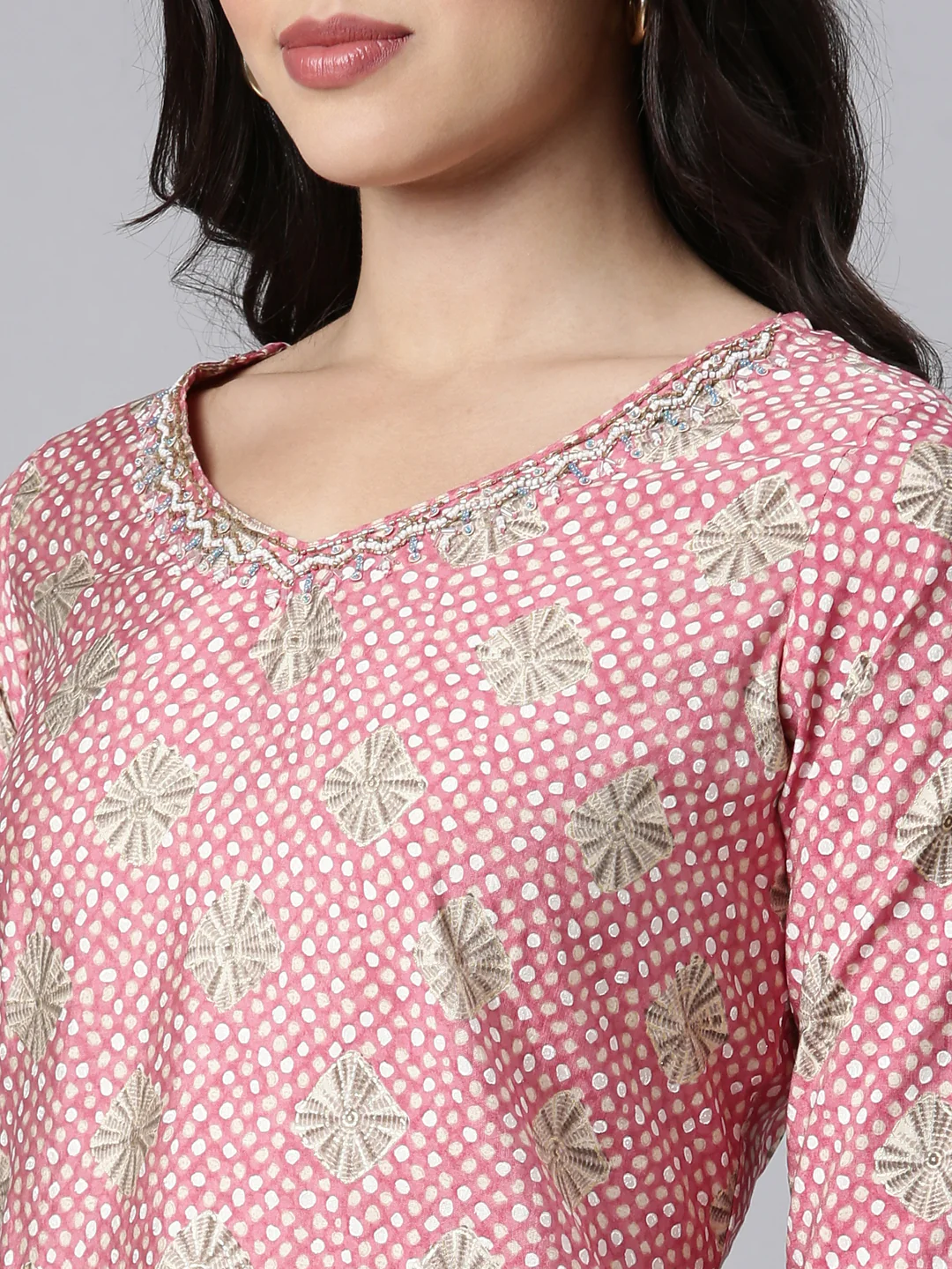 Neerus Pink Regular Straight Bandhani Kurta And Trousers With Dupatta - Image 4