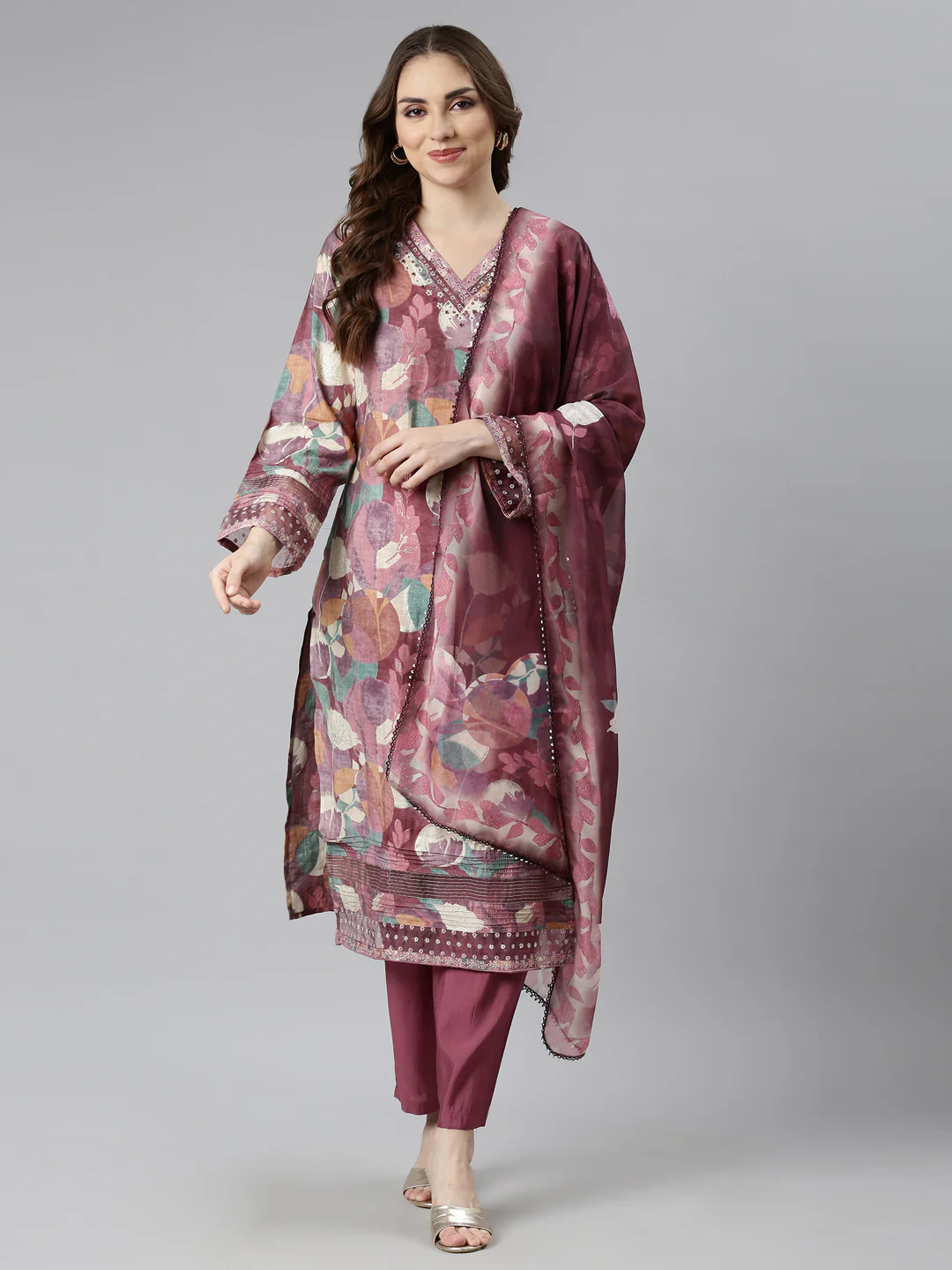 Neerus Pink Regular Straight Floral Kurta And  Trousers With Dupatta - Image 5