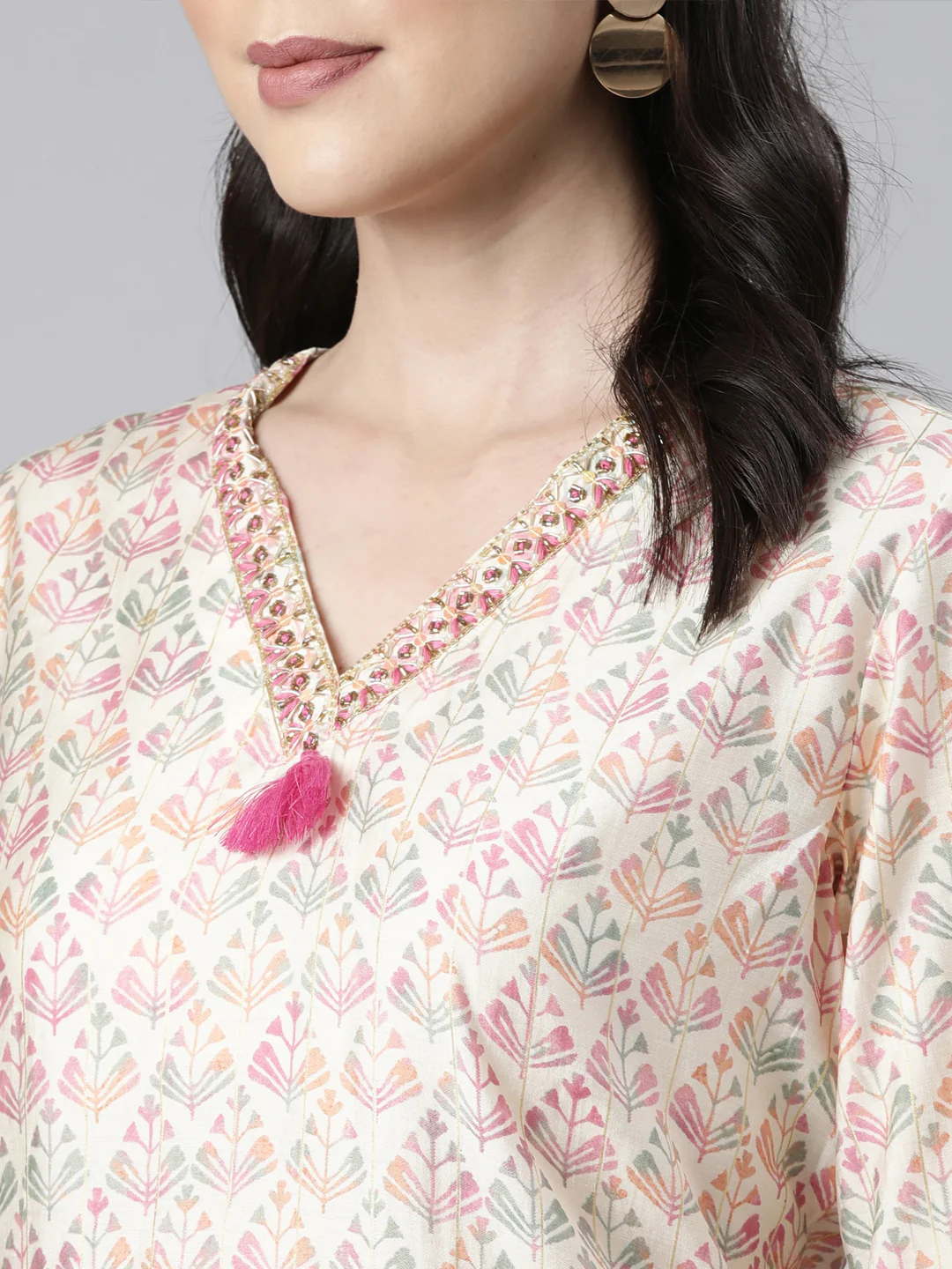 Neerus Pink Regular Straight Floral Kurta And  Trousers With Dupatta - Image 4