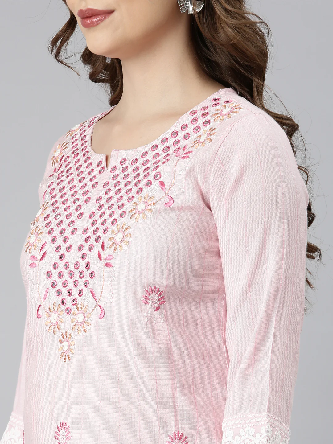 Neerus Pink Regular Straight Floral Kurta And  Trousers With Dupatta - Image 4