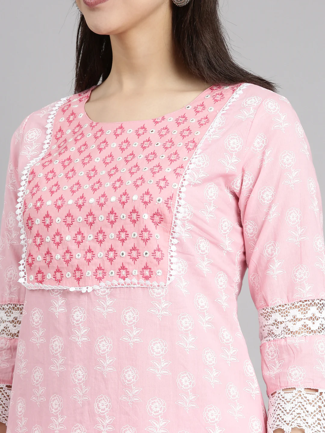 Neerus Pink Regular Straight Floral Kurta And  Trousers With Dupatta - Image 4