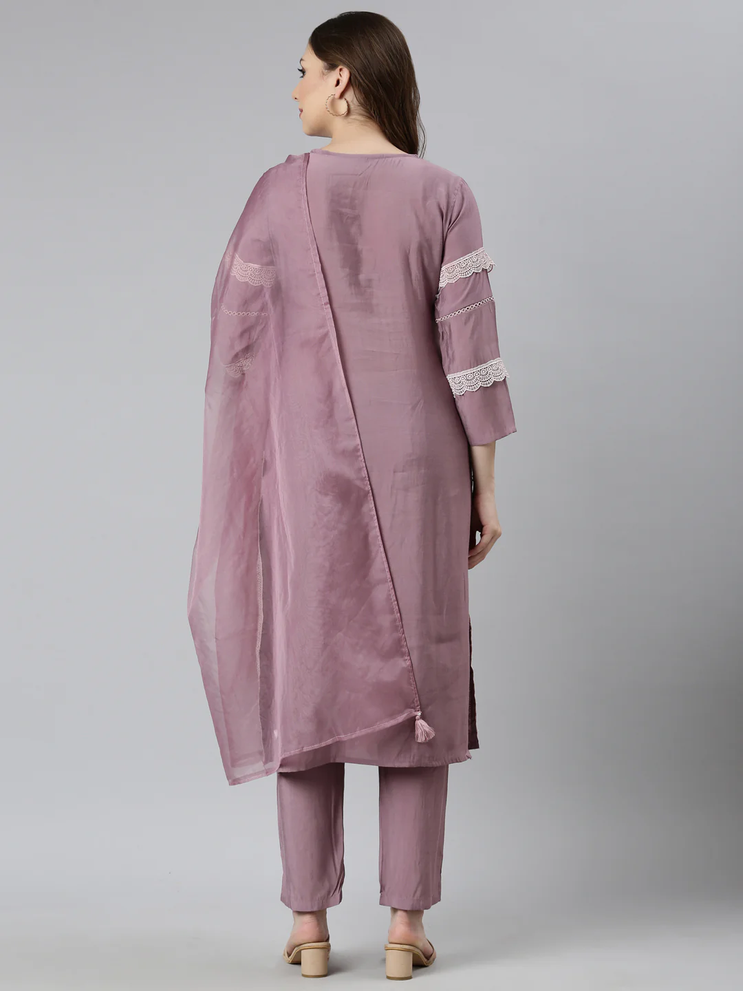 Neerus Pink Regular Straight Floral Kurta And  Trousers With Dupatta - Image 3