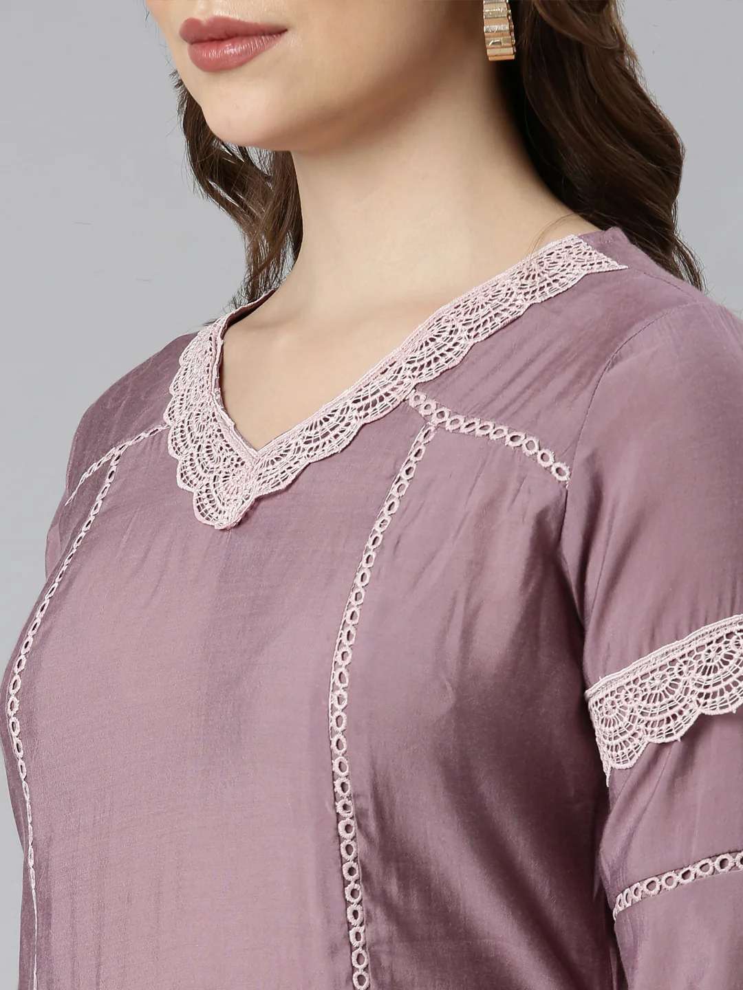 Neerus Pink Regular Straight Floral Kurta And  Trousers With Dupatta - Image 4