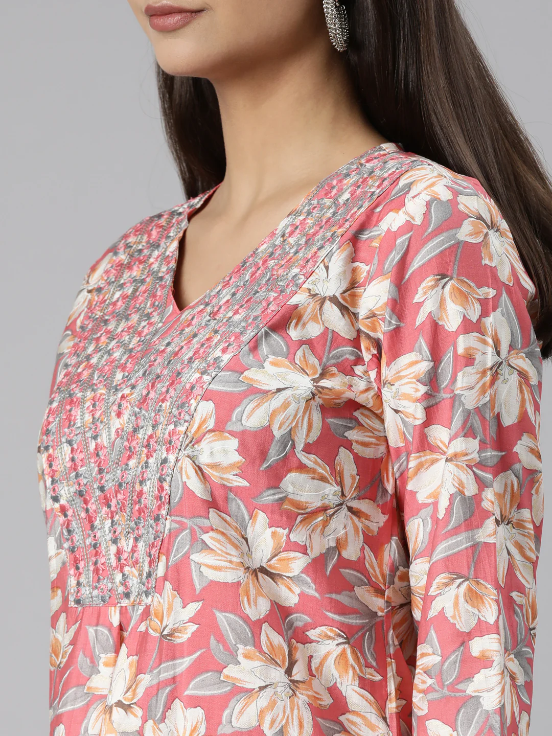 Neerus Pink Regular Straight Floral Kurta And Trousers With Dupatta - Image 4