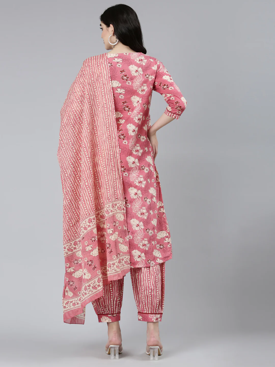 Neerus Pink Regular Straight Floral Kurta Sets And Salwar With Dupatta - Image 3
