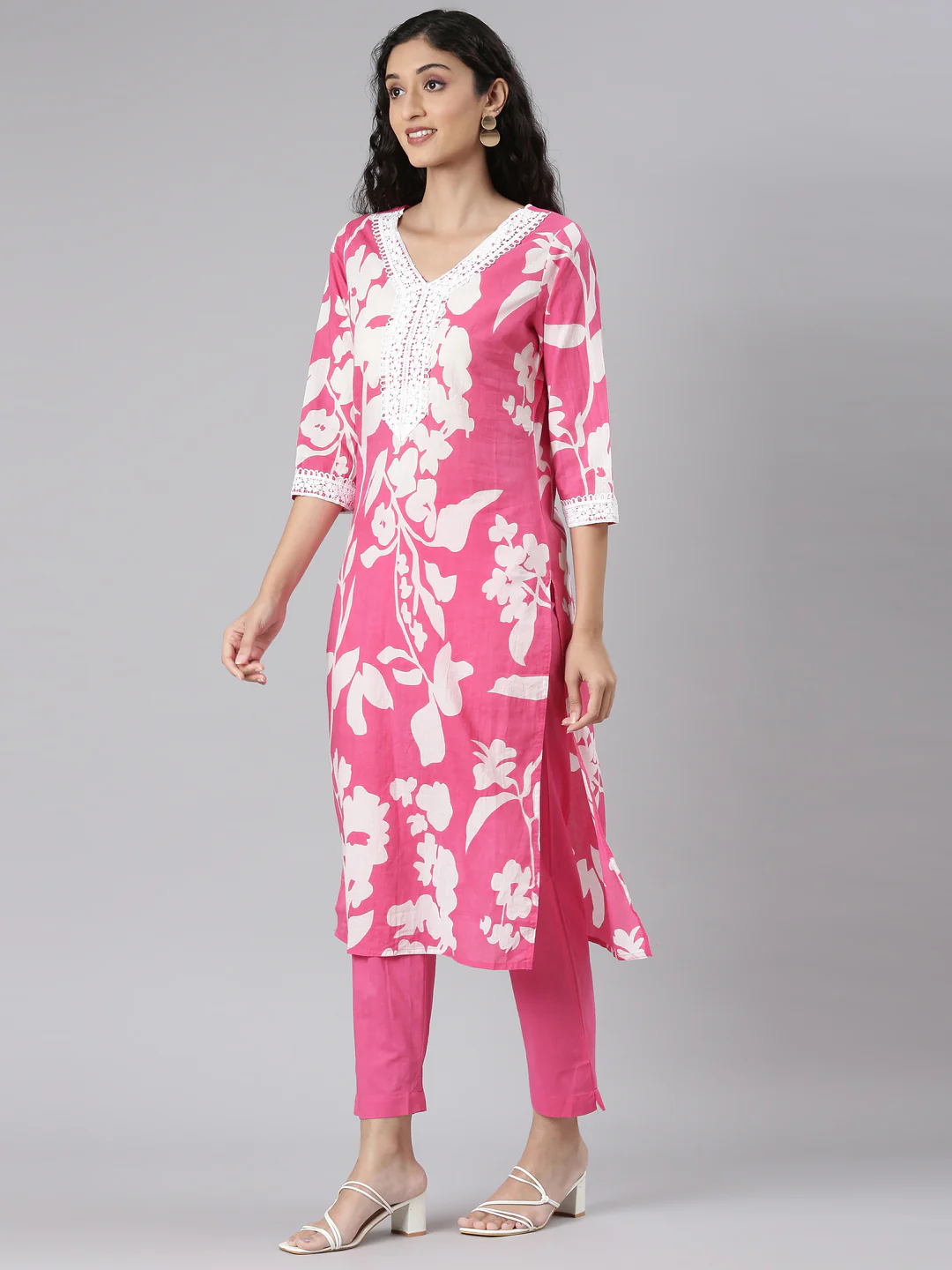 Neerus Pink Straight Casual Floral Kurta and Trouser with Dupatta - Image 2