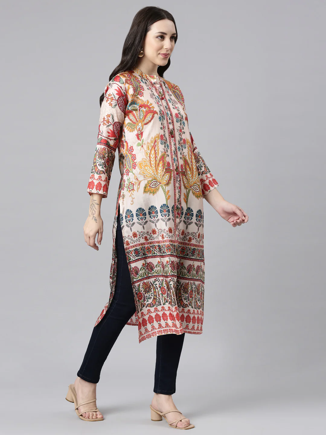 Neerus Pink Straight Casual Floral Kurta - Image 2