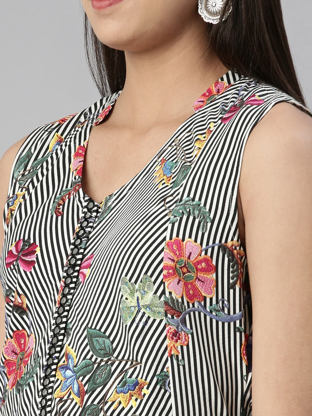 Neerus Printed Kaftan Curved Cotton Silk Kurta - Image 4