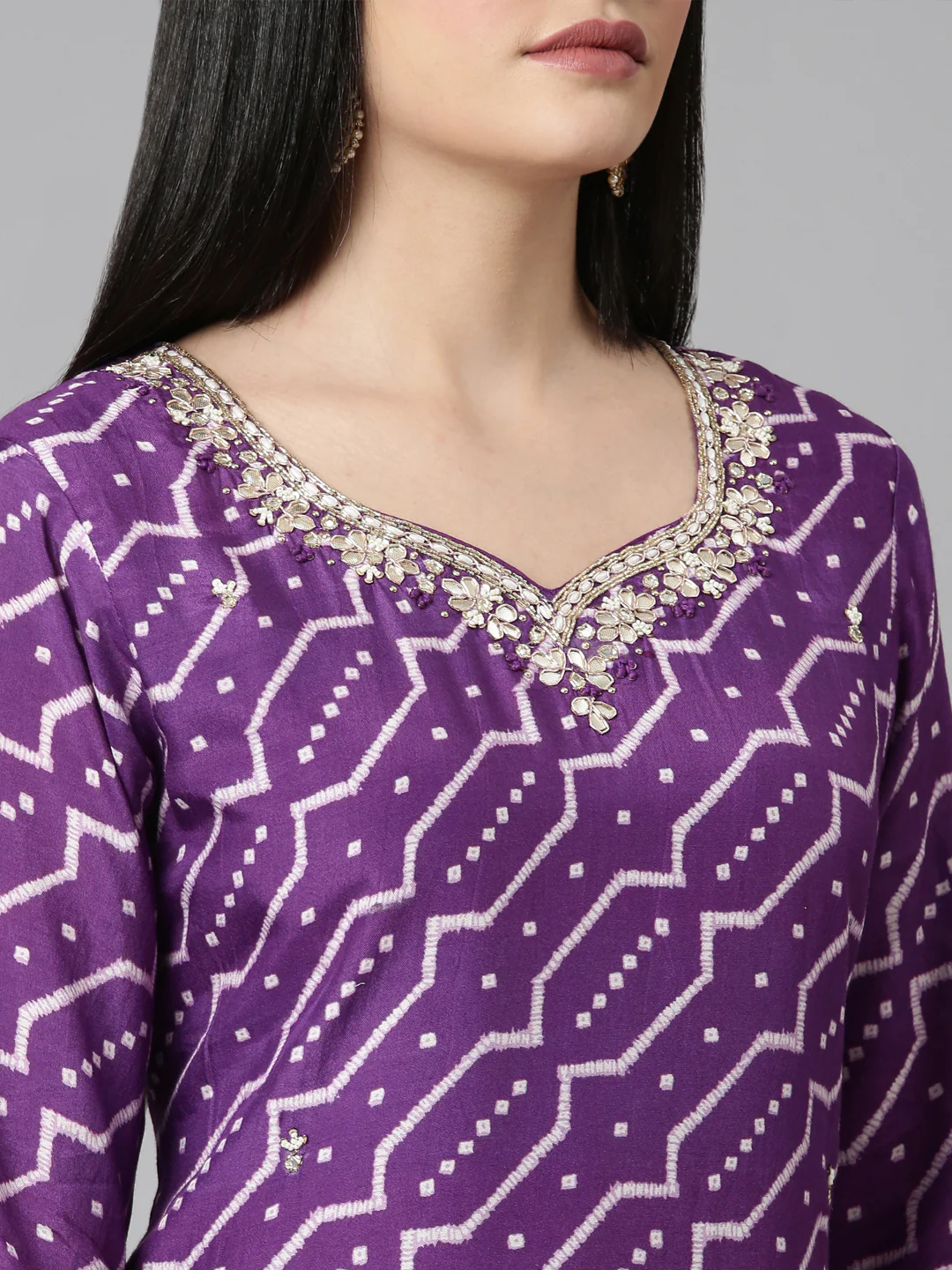 Neerus Purple Casual Geometric Straight Kurta and Trousers With Dupatta - Image 5