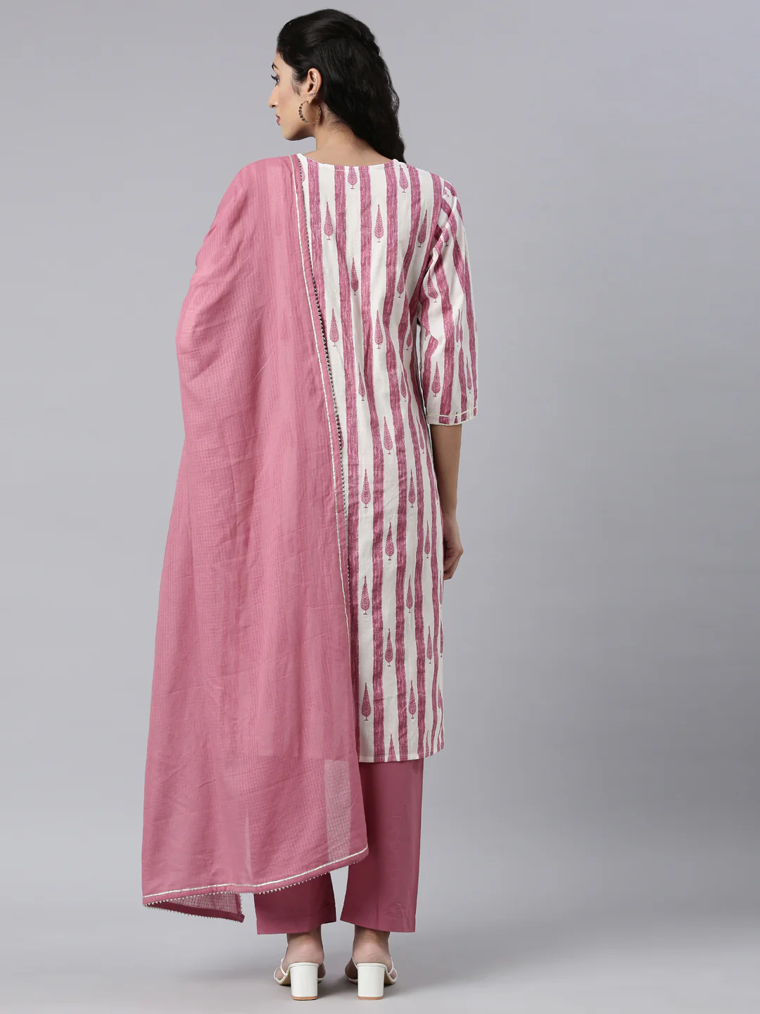Neerus Purple Panelled Straight Kurta and Trousers With Dupatta - Image 3