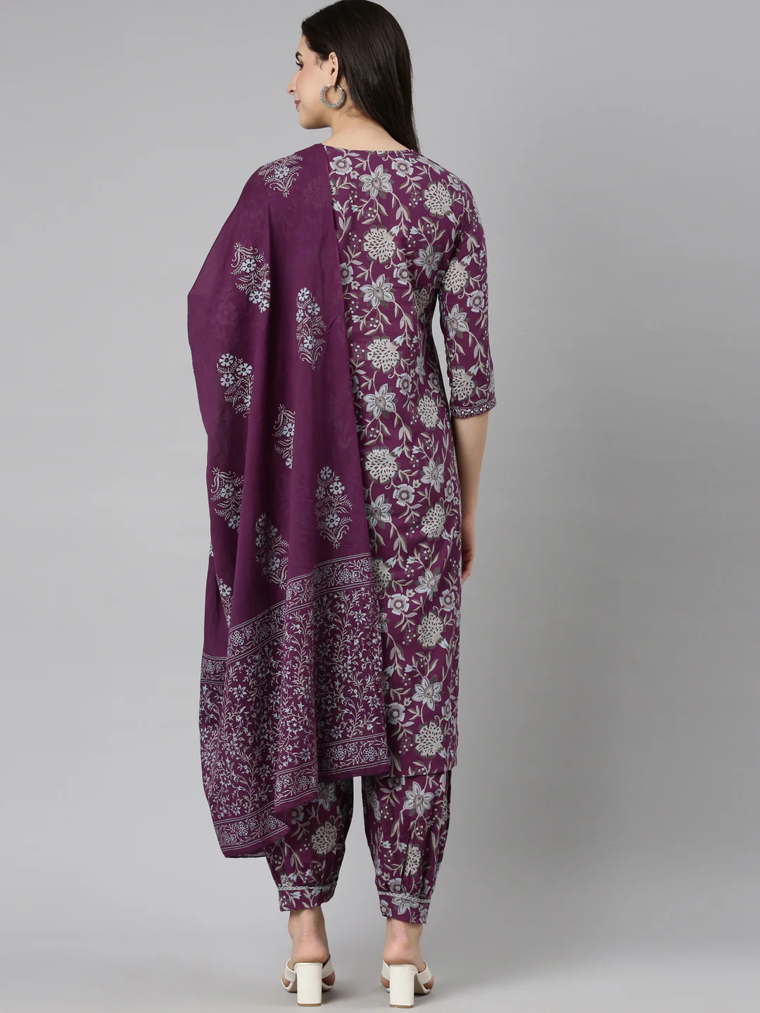 Neerus Purple Regular Straight Floral Kurta And Salwar With Dupatta - Image 3
