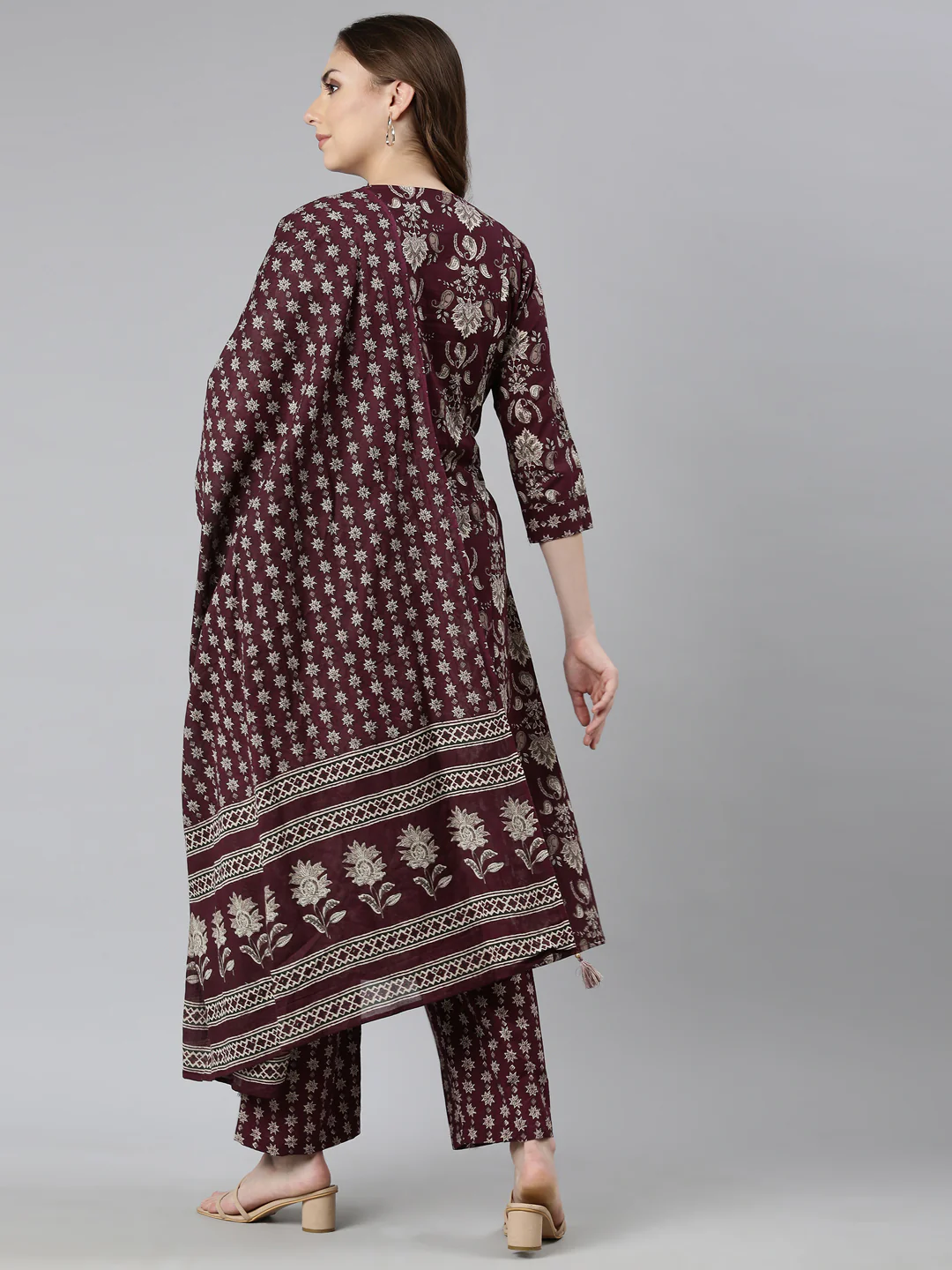 Neerus Purple Regular Straight Floral Kurta And  Trousers With Dupatta - Image 3