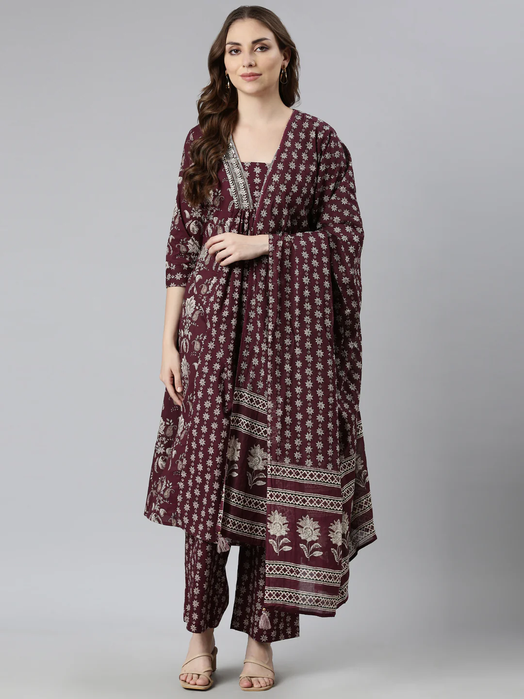 Neerus Purple Regular Straight Floral Kurta And  Trousers With Dupatta - Image 4